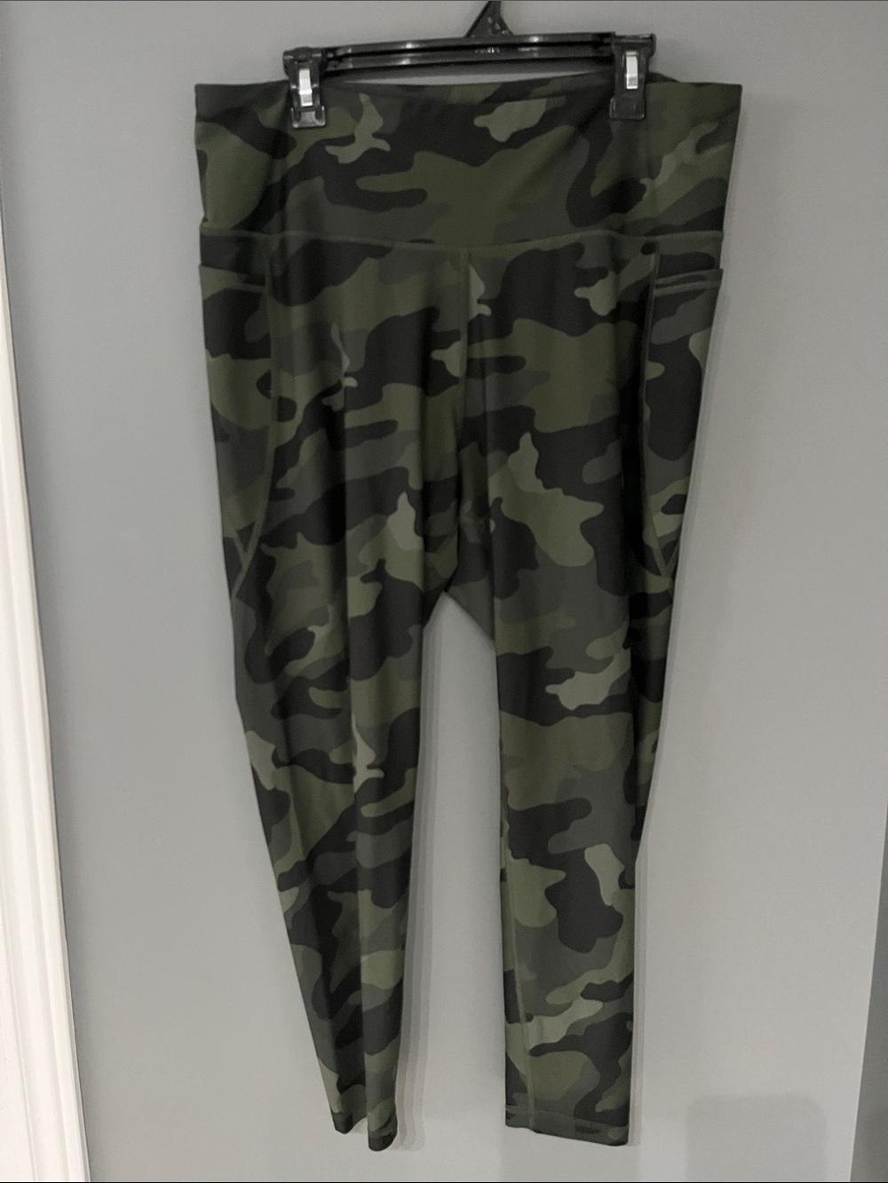 3/$30 Old Navy Olive & Black Camo Leggings